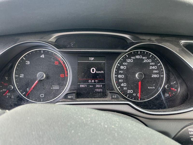 Audi A4 2.0 TDI Attraction 2013 – снимка 13