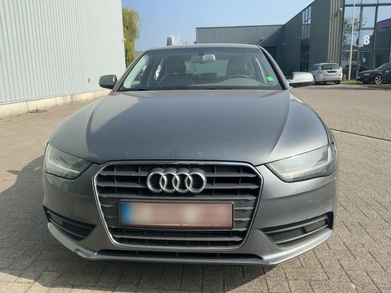 Audi A4 2.0 TDI Attraction 2013 – снимка 9