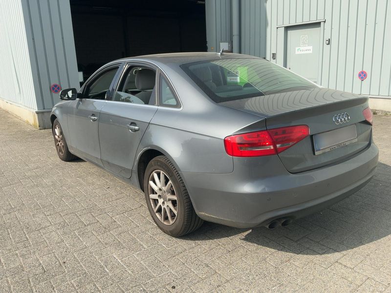 Audi A4 2.0 TDI Attraction 2013 – снимка 3