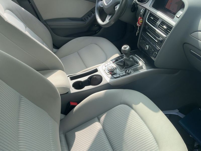 Audi A4 2.0 TDI Attraction 2013 – снимка 11