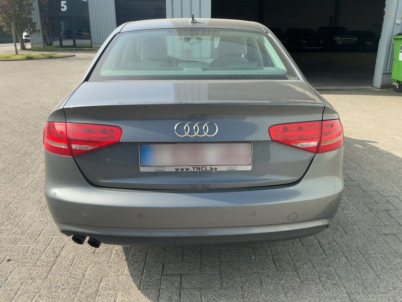 Audi A4 2.0 TDI Attraction 2013 – снимка 5