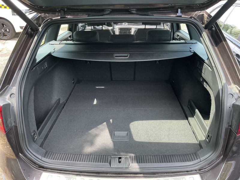 Volkswagen Passat Alltrack 2.0 TDI 4Motion BlueMotion Tech 2018 – снимка 15