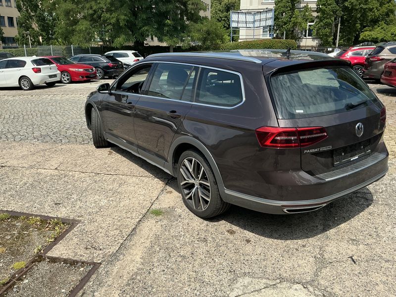 Volkswagen Passat Alltrack 2.0 TDI 4Motion BlueMotion Tech 2018 – снимка 6