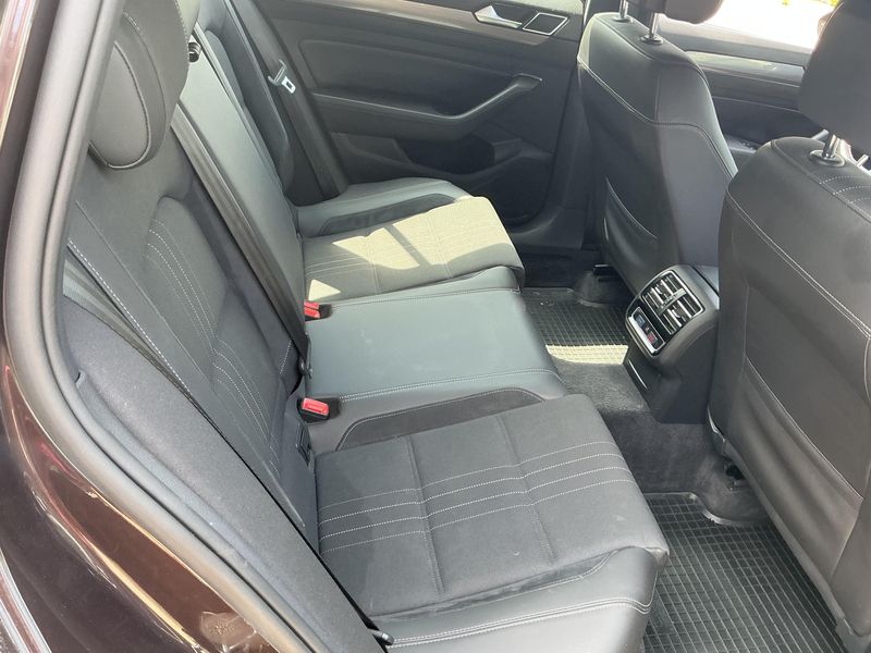 Volkswagen Passat Alltrack 2.0 TDI 4Motion BlueMotion Tech 2018 – снимка 19