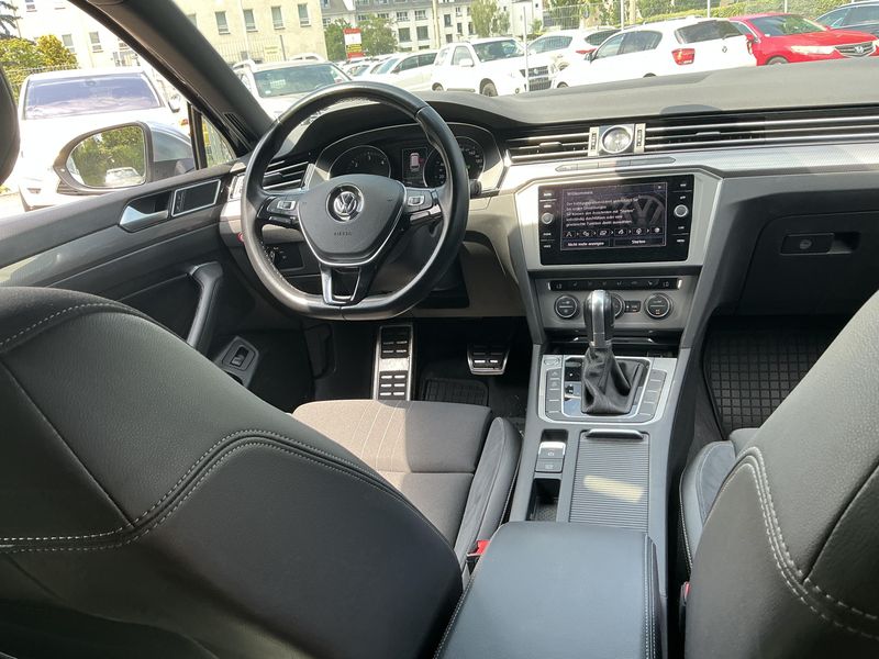 Volkswagen Passat Alltrack 2.0 TDI 4Motion BlueMotion Tech 2018 – снимка 17