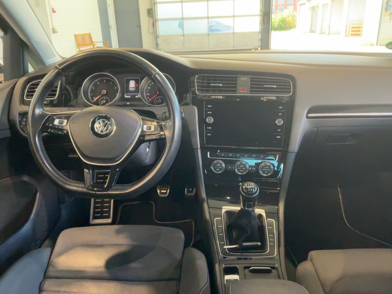 Volkswagen Golf VII 1.5 TSI ACT Highline BlueMotion Tech 2017 – снимка 17