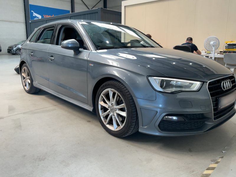 Audi A3 Sportback 1.6 TDI Ambition 2016 – снимка 12