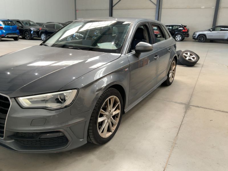 Audi A3 Sportback 1.6 TDI Ambition 2016 – снимка 2