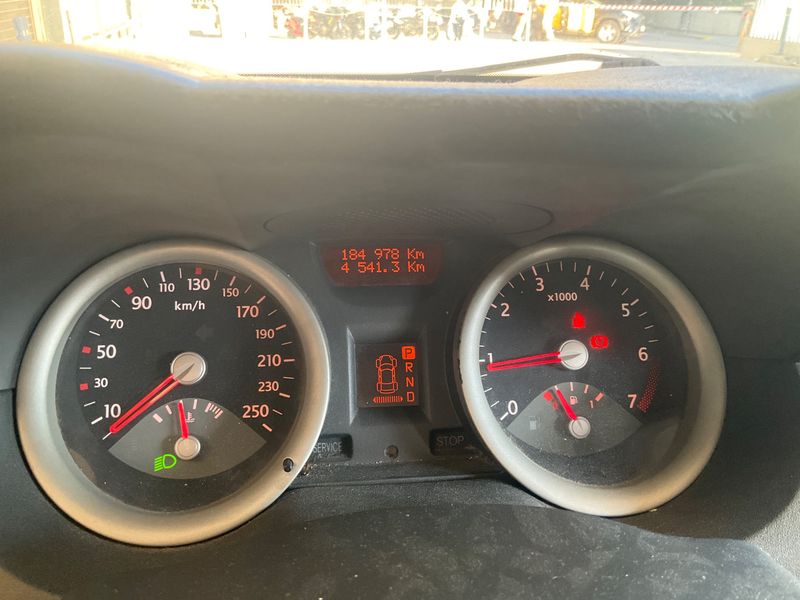 Renault Megane 1.6 Dynamique Confort 2004 – снимка 4