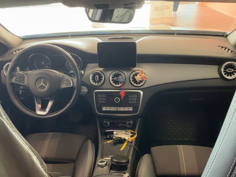Mercedes-Benz GLA-Klasse GLA 200 d Sport 2017 – снимка 17