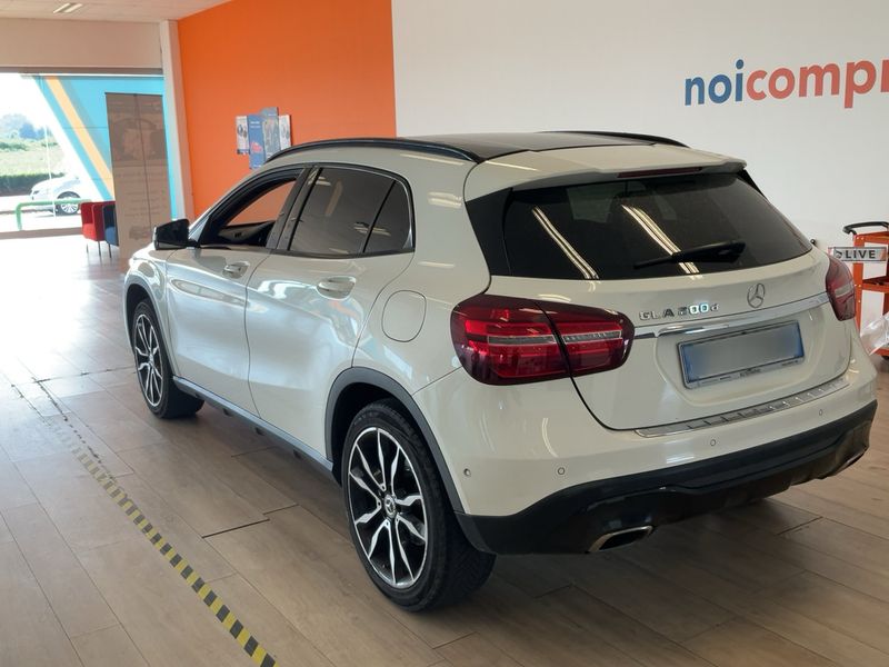 Mercedes-Benz GLA-Klasse GLA 200 d Sport 2017 – снимка 6