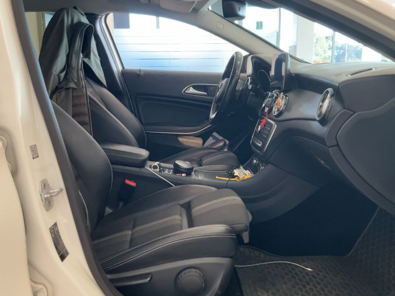 Mercedes-Benz GLA-Klasse GLA 200 d Sport 2017 – снимка 16