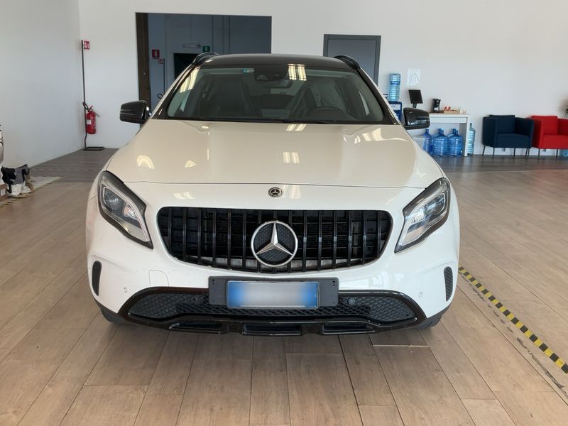 Mercedes-Benz GLA-Klasse GLA 200 d Sport 2017 – снимка 14