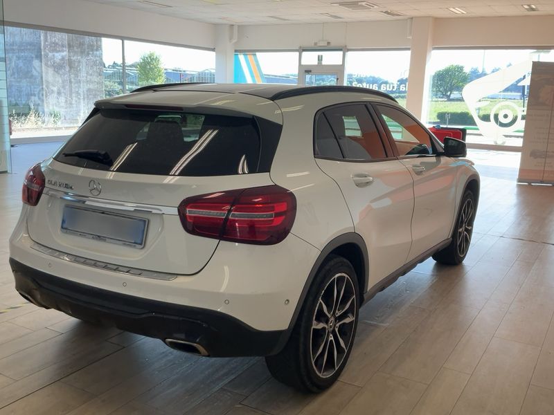 Mercedes-Benz GLA-Klasse GLA 200 d Sport 2017 – снимка 8