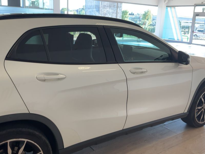 Mercedes-Benz GLA-Klasse GLA 200 d Sport 2017 – снимка 10