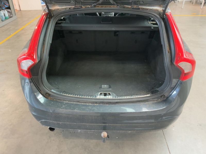 Volvo V60 1.6 D Momentum 2013 – снимка 16