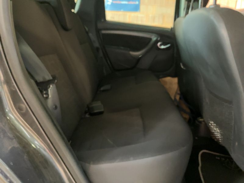 Dacia Duster 1.5 dCi Prestige 4x4 2014 – снимка 19