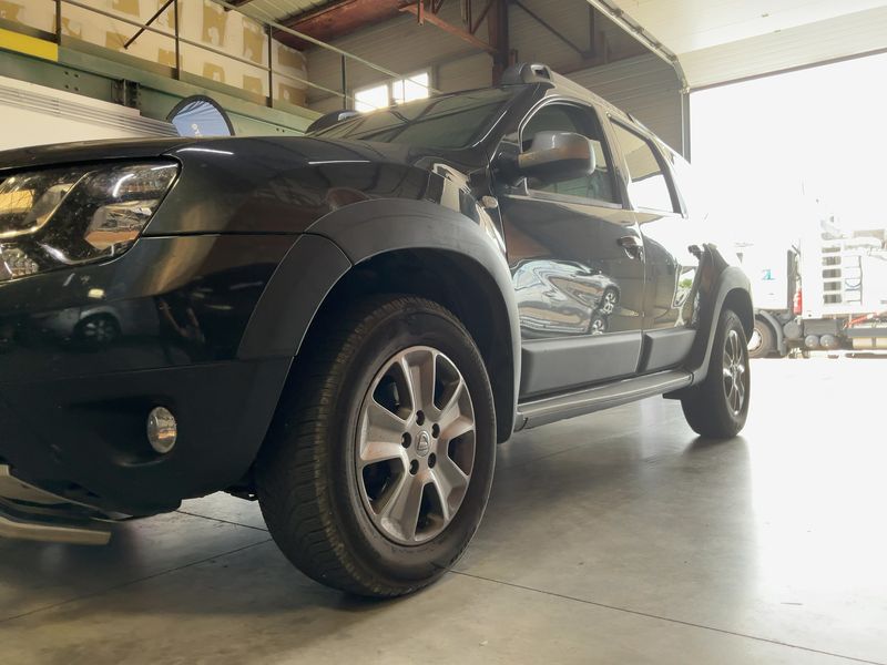 Dacia Duster 1.5 dCi Prestige 4x4 2014 – снимка 2
