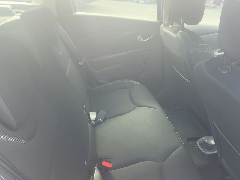Renault Clio 1.5 dCi Intens 2016 – снимка 20