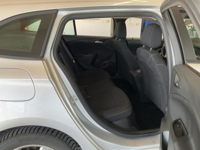 Opel Astra 1.5 CDTI Edition Start/Stop 2021 – снимка 19