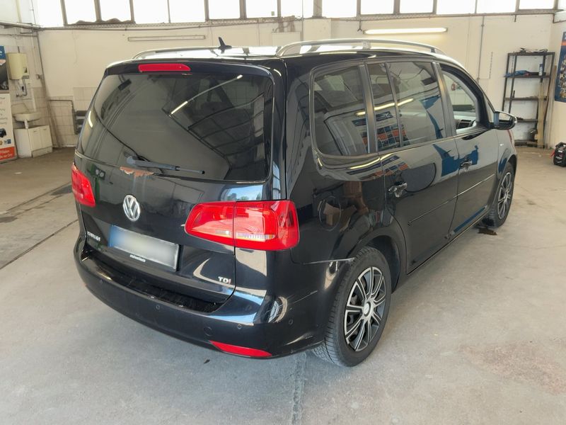 Volkswagen Touran 1.6 TDI Life 2013 – снимка 8
