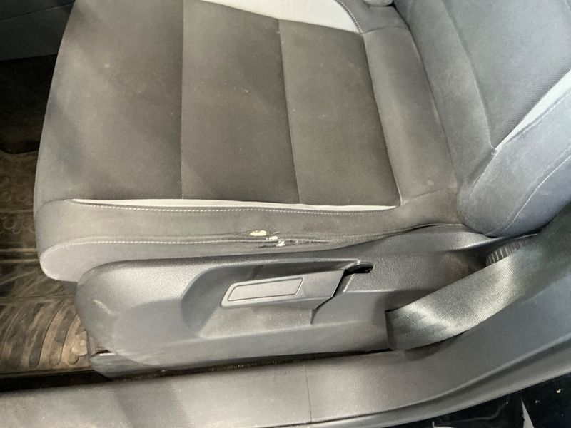 Volkswagen Touran 1.6 TDI Life 2013 – снимка 26