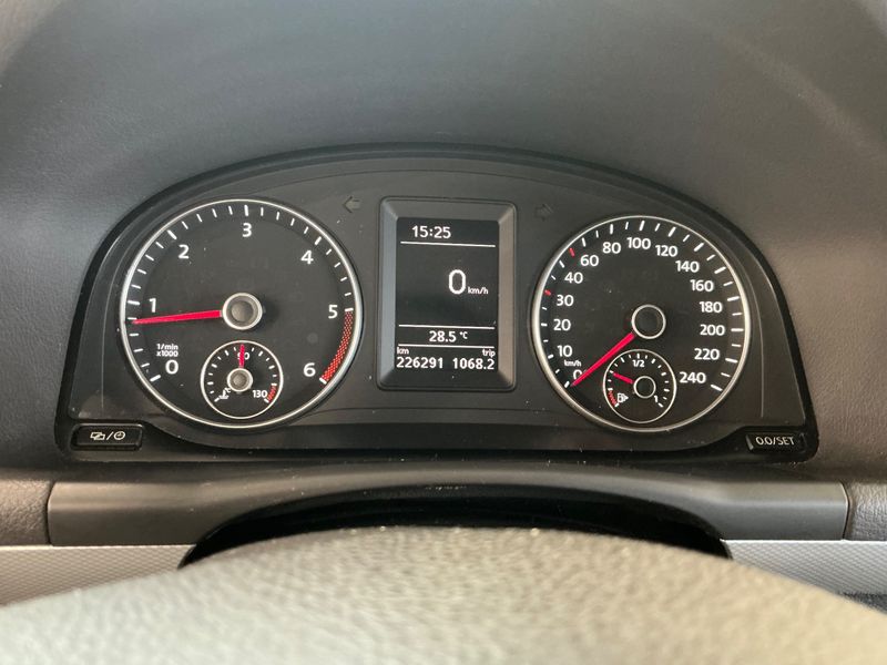 Volkswagen Touran 1.6 TDI Life 2013 – снимка 18