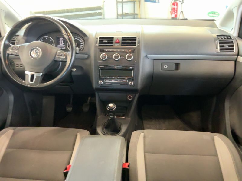 Volkswagen Touran 1.6 TDI Life 2013 – снимка 17