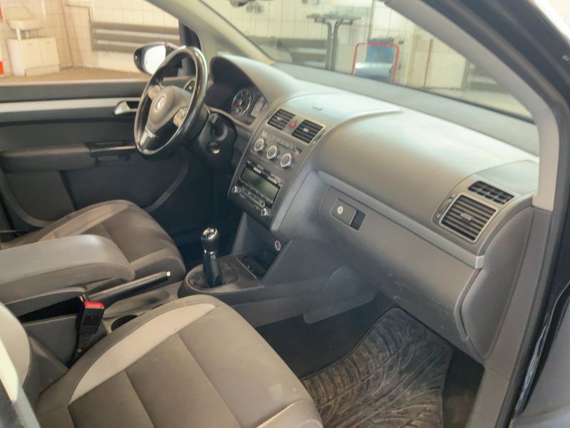 Volkswagen Touran 1.6 TDI Life 2013 – снимка 16