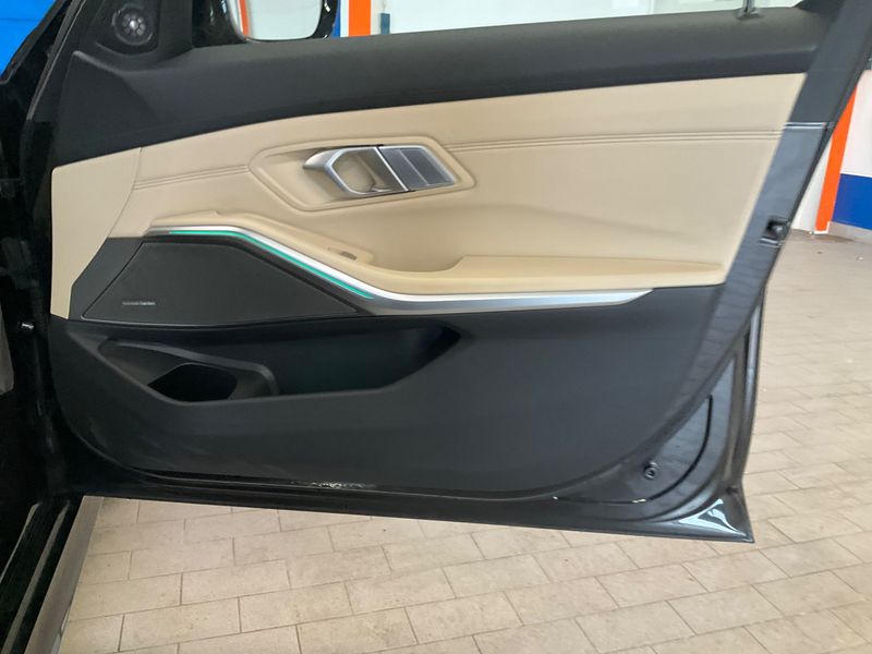 BMW 3er 330d xDrive M Sport 2020 – снимка 24