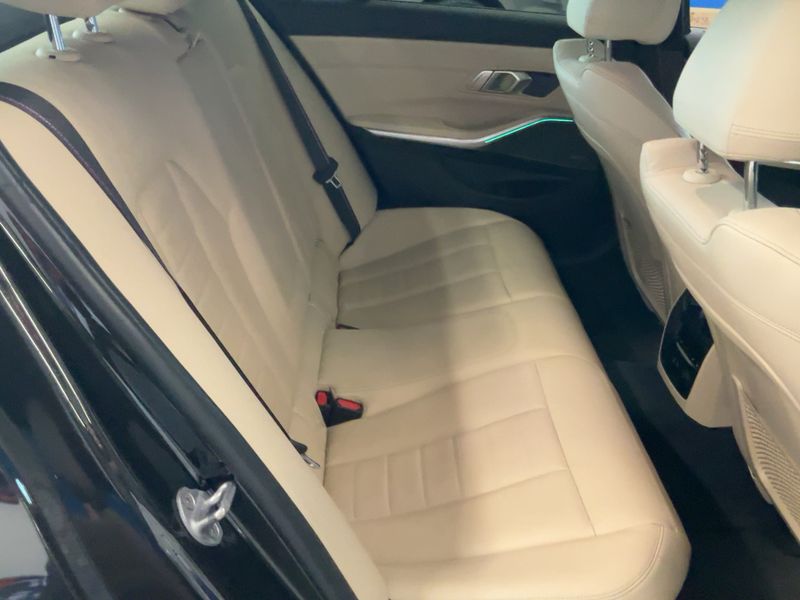 BMW 3er 330d xDrive M Sport 2020 – снимка 20