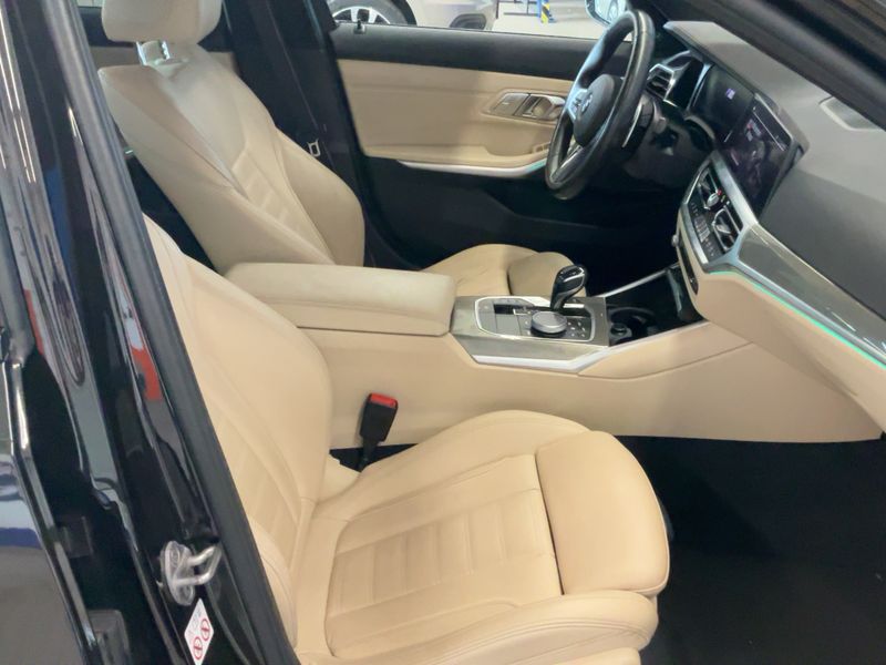 BMW 3er 330d xDrive M Sport 2020 – снимка 17