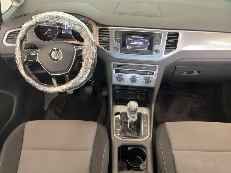 Volkswagen Golf VII Sportsvan 1.6 TDI Trendline BlueMotion Tech 2016 – снимка 17