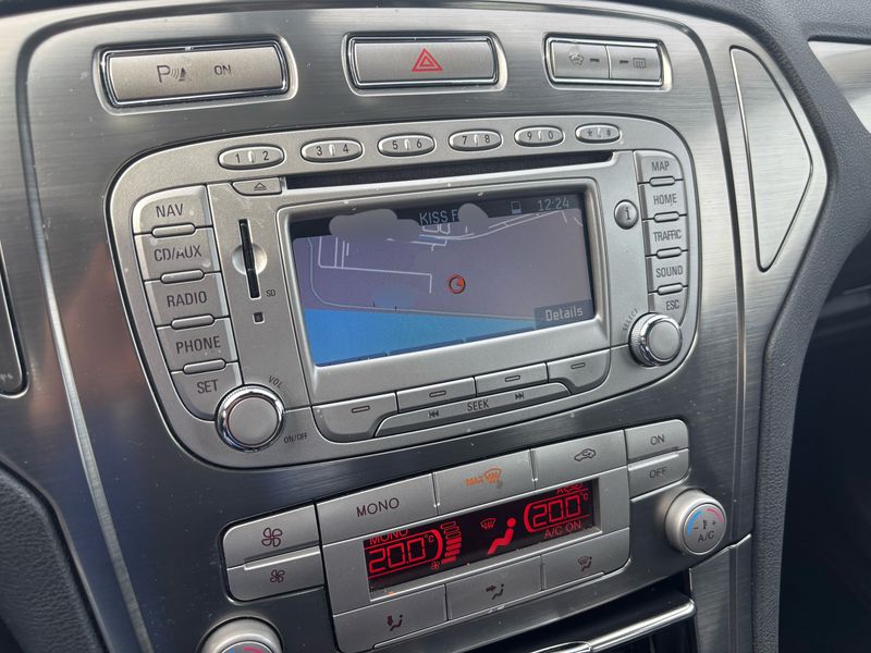 Ford Mondeo 2.0 Titanium 2010 – снимка 13