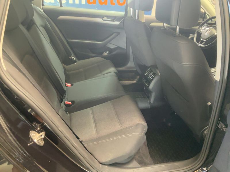 Volkswagen Passat 2.0 TDI Comfortline BlueMotion Tech 2018 – снимка 19