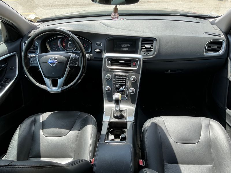 Volvo S60 2.0 D2 Momentum 2015 – снимка 17