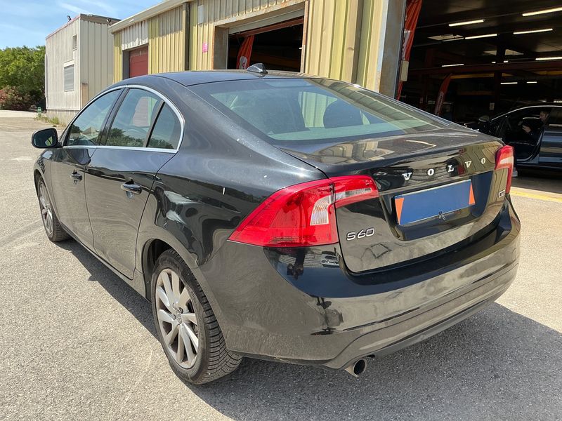 Volvo S60 2.0 D2 Momentum 2015 – снимка 6