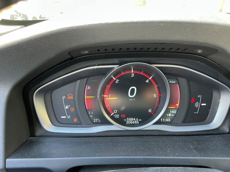 Volvo S60 2.0 D2 Momentum 2015 – снимка 18