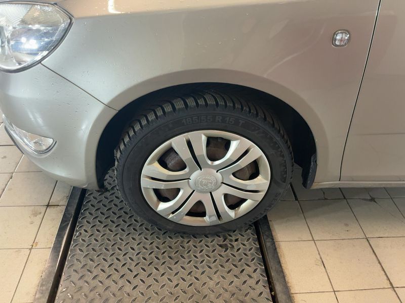 Skoda Fabia 1.2 TSI Ambition 2014 – снимка 3