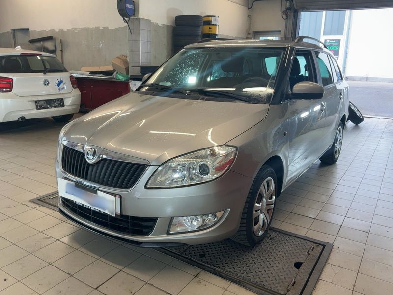 Skoda Fabia 1.2 TSI Ambition 2014 – снимка 1