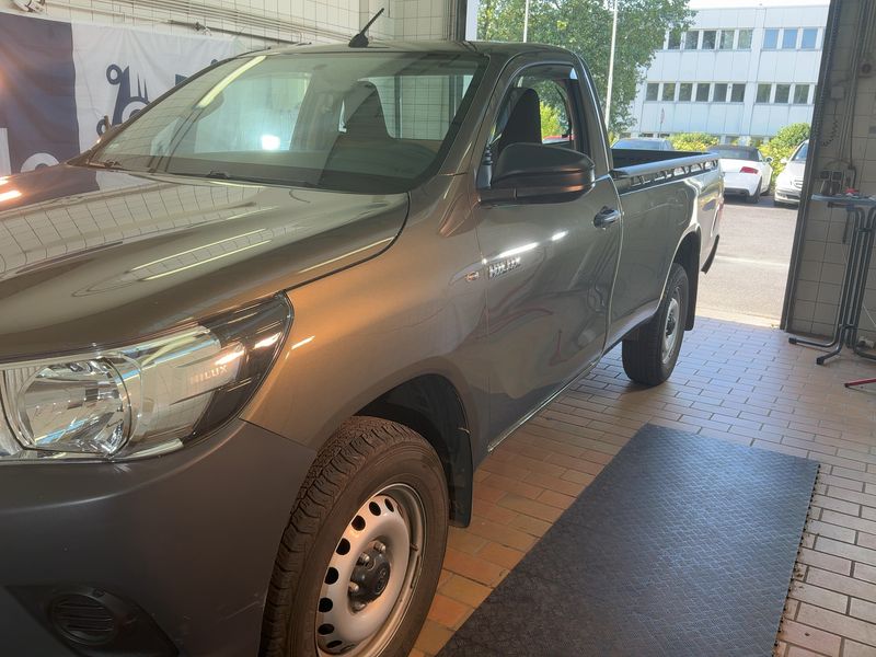 Toyota Hilux 2.4 D-4D Single Cab Duty 4x2 2022 – снимка 2