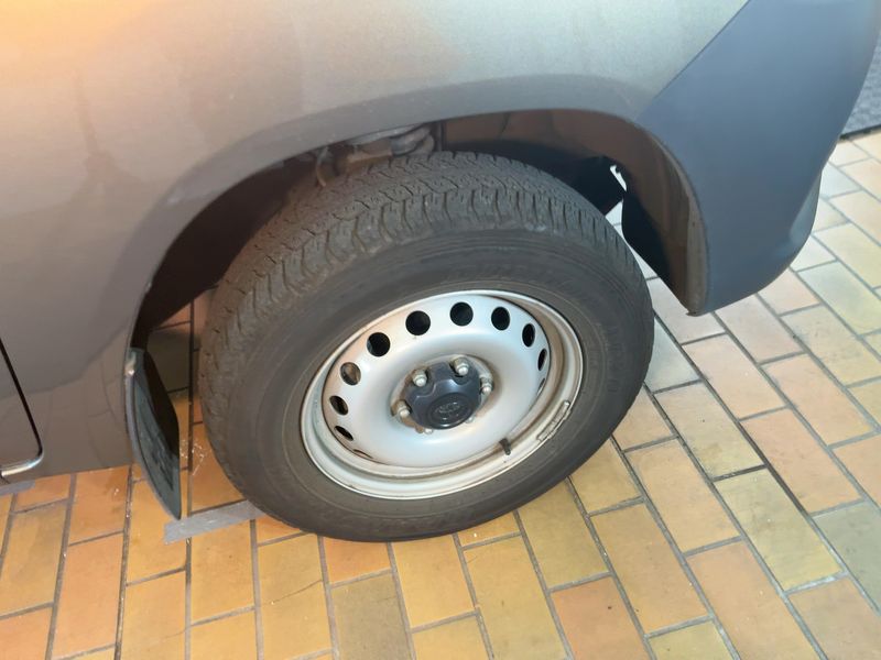 Toyota Hilux 2.4 D-4D Single Cab Duty 4x2 2022 – снимка 11
