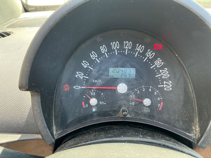 Volkswagen New Beetle 2.0 2003 – снимка 4