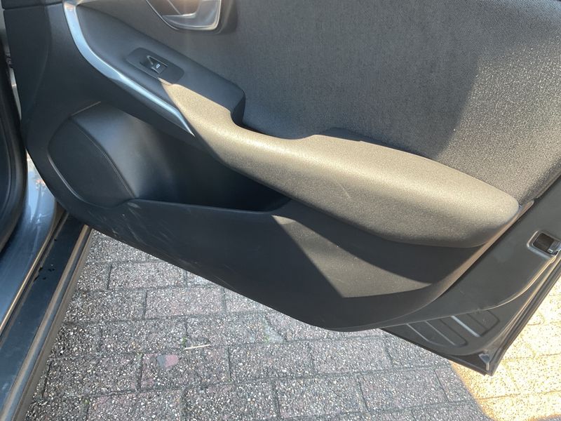 Volvo V40 Cross Country 2.0 D3 2019 – снимка 30