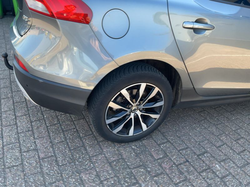 Volvo V40 Cross Country 2.0 D3 2019 – снимка 9