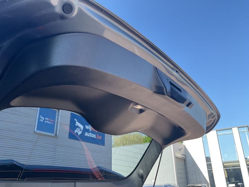 Volvo V40 Cross Country 2.0 D3 2019 – снимка 36