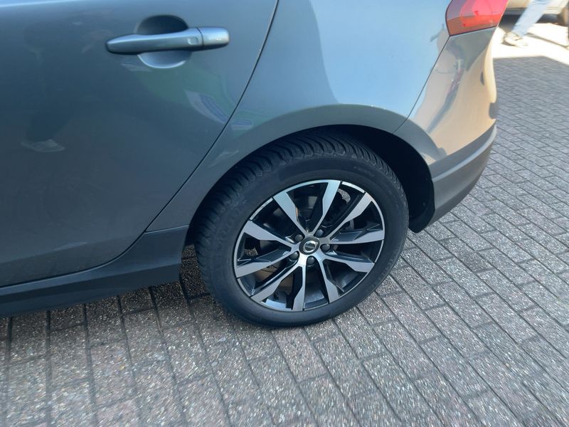 Volvo V40 Cross Country 2.0 D3 2019 – снимка 5