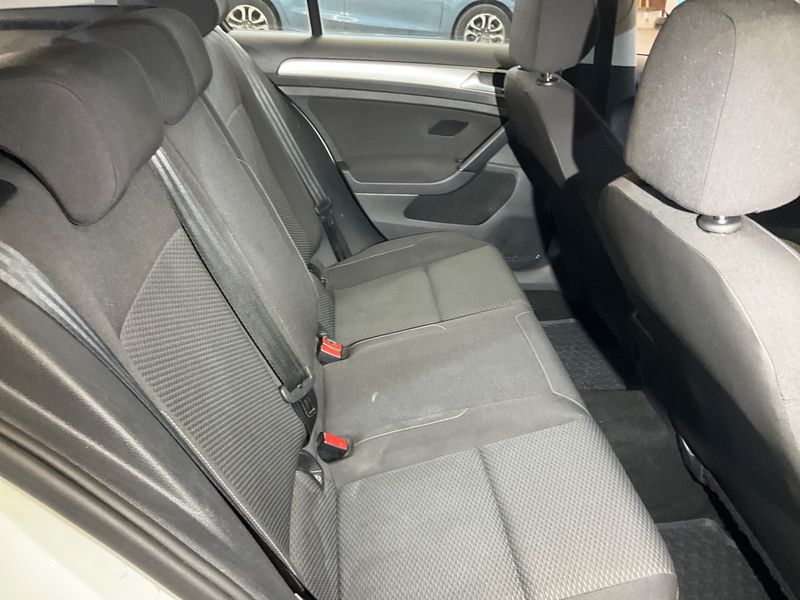 Volkswagen Golf VII 1.0 TSI Trendline BlueMotion Tech 2019 – снимка 33