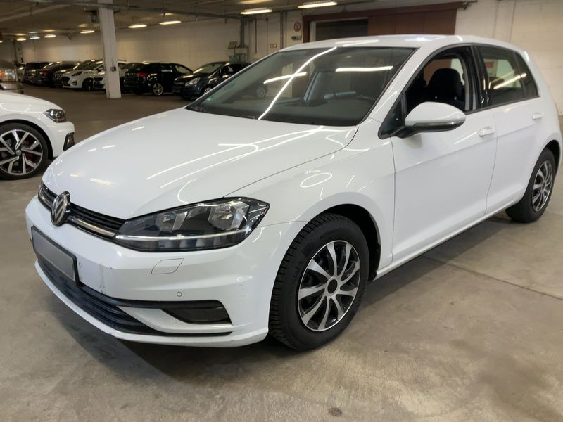 Volkswagen Golf VII 1.0 TSI Trendline BlueMotion Tech 2019 – снимка 1