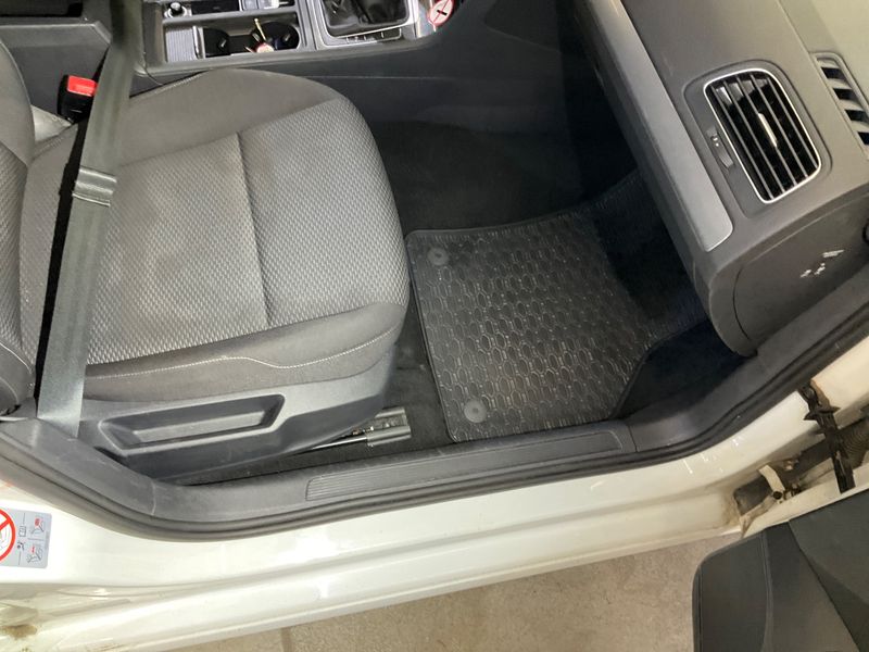 Volkswagen Golf VII 1.0 TSI Trendline BlueMotion Tech 2019 – снимка 26